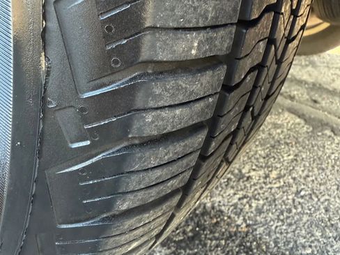 Used 2010 Toyota Highlander Limited image 22