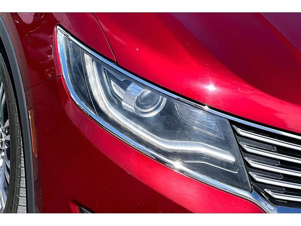 Used 2016 Lincoln MKX Reserve w/ Equipment Group 102A AWD/4WD image 25