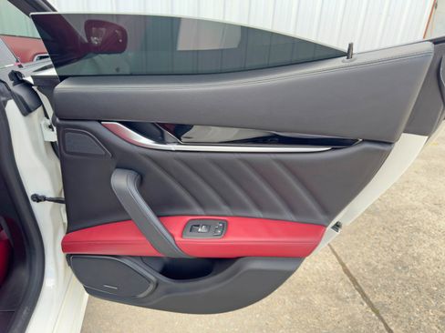 Used 2021 Maserati Ghibli Trofeo image 46