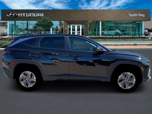 New 2026 Hyundai Tucson Blue SE image 9