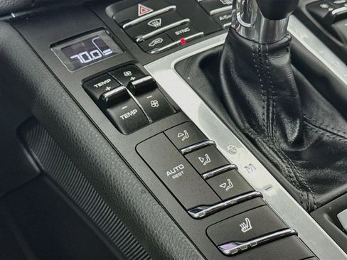 Certified 2021 Porsche Macan AWD/4WD image 20