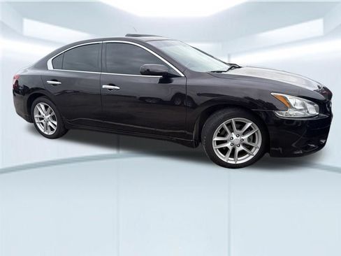 Used 2010 Nissan Maxima 3.5 S FWD image 2