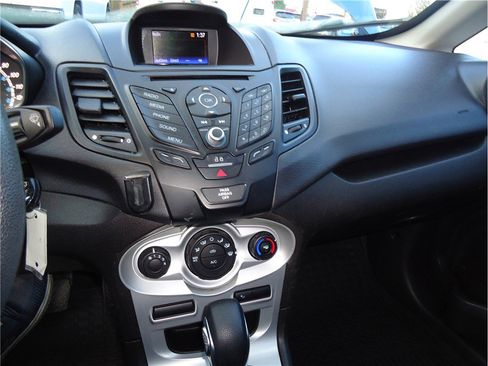 Used 2018 Ford Fiesta SE image 21