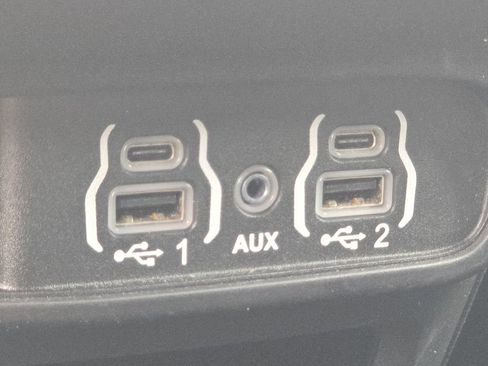 Used 2025 Chrysler Pacifica Select FWD image 29