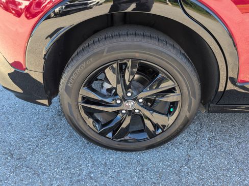 Used 2024 Buick Encore GX Sport Touring image 6