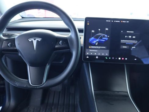 Used 2021 Tesla Model Y Long Range image 17