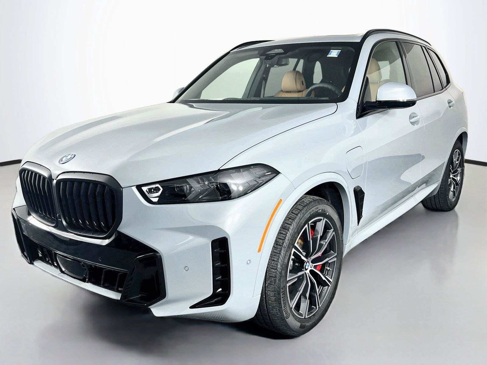 Used 2026 BMW X5 xDrive50e w/ Executive Package AWD/4WD image 2