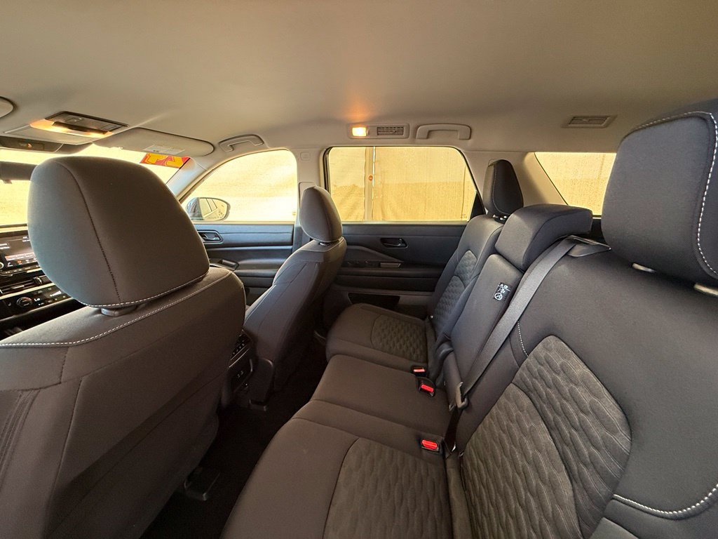 Used 2024 Nissan Pathfinder SV AWD/4WD image 17