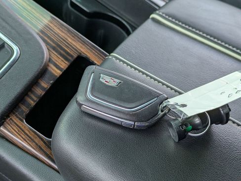 Used 2021 Cadillac Escalade Premium Luxury w/ Driver Assist Tech Package AWD/4WD image 31