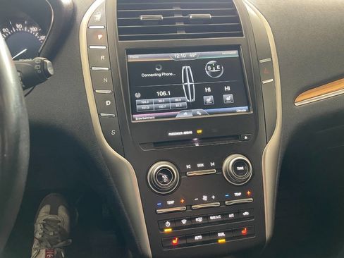 Used 2015 Lincoln MKC FWD w/ Equipment Group 101A Select image 32