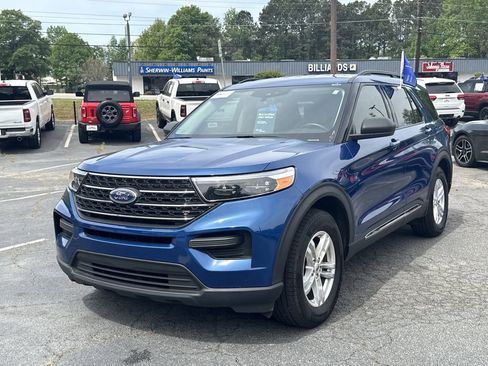 Used 2020 Ford Explorer XLT RWD image 3