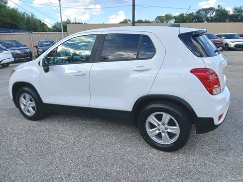 Used 2020 Chevrolet Trax LS w/ Tint and Cruise Package FWD image 7