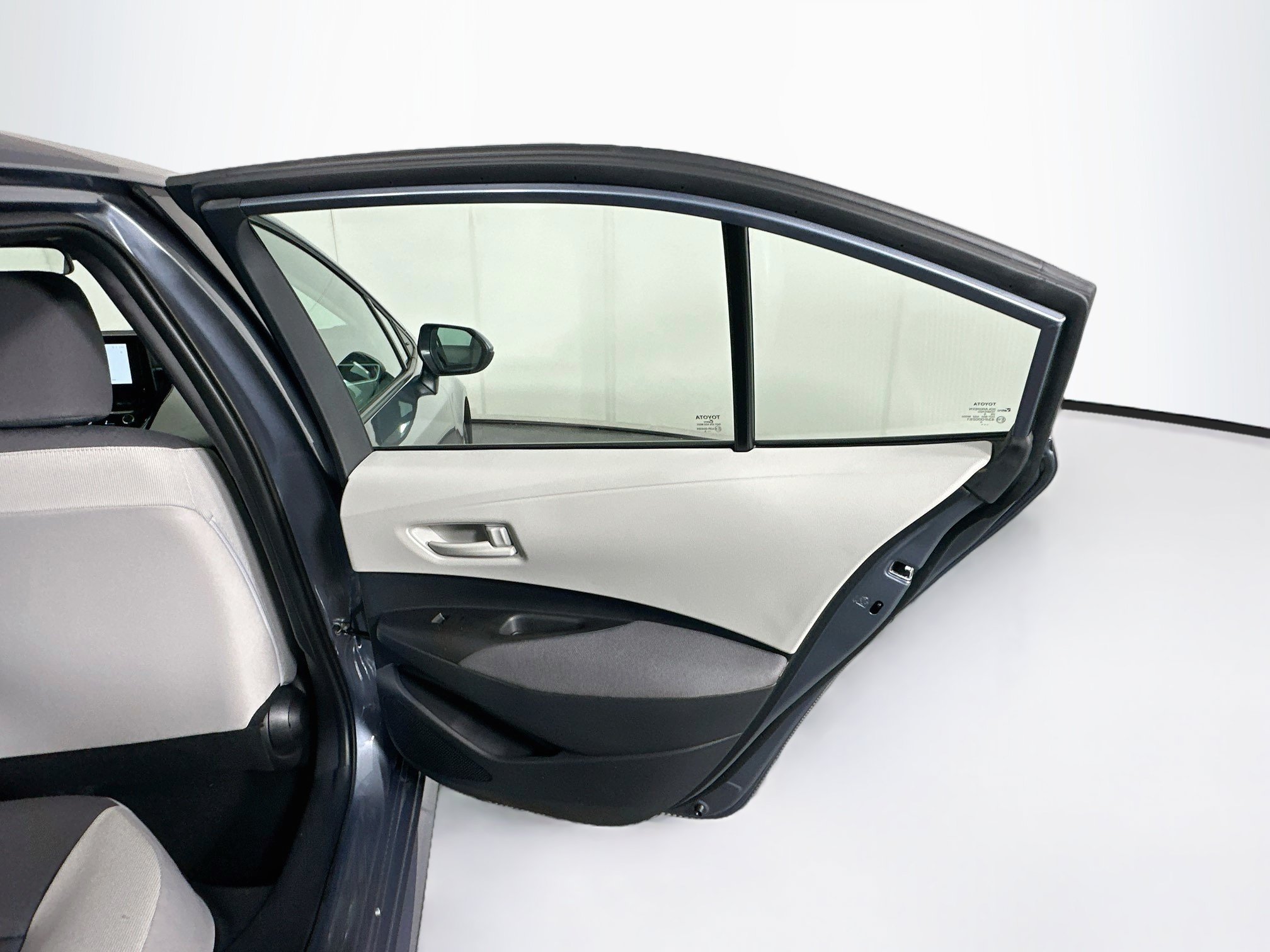 Used 2026 Toyota Corolla LE w/ LE Premium Package FWD image 28