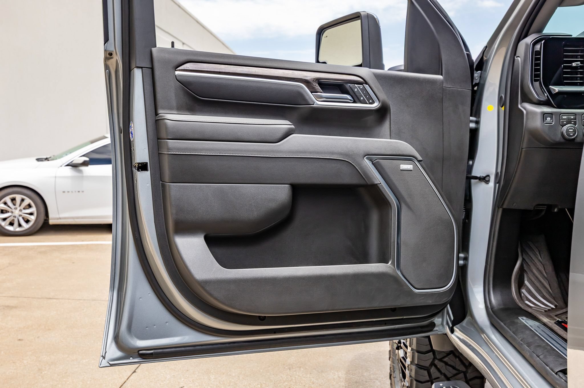 Used 2026 Chevrolet Silverado 3500 LTZ w/ LTZ Texas Edition AWD/4WD image 42