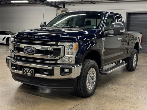 Used 2022 Ford F350 XLT w/ XLT Premium Package AWD/4WD image 3