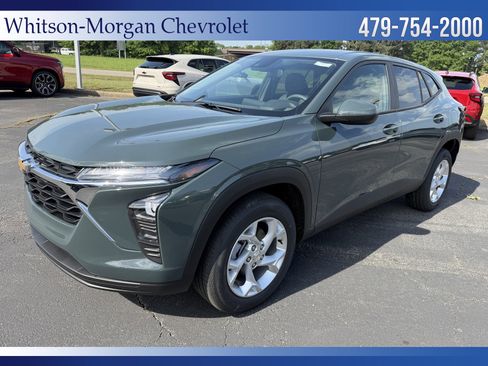 New 2026 Chevrolet Trax LS w/ LS Convenience Package FWD image 1