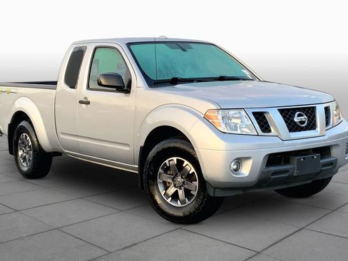 Used 2017 Nissan Frontier Desert Runner RWD image 3