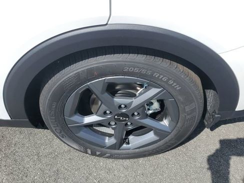 New 2026 Kia K4 LXS image 7