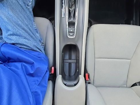 Used 2021 Honda HR-V LX image 22