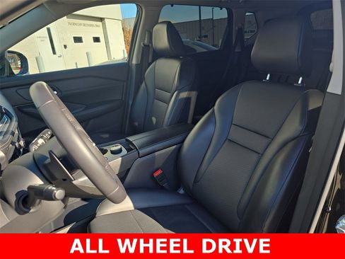 Used 2024 Nissan Rogue SV w/ SV Premium Package image 15