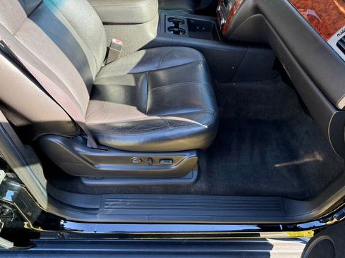 Used 2014 Chevrolet Suburban LT w/ Luxury Package image 54
