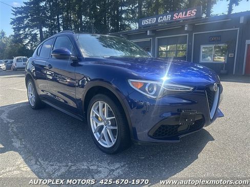 Used 2018 Alfa Romeo Stelvio Sport w/ Quick Order Package 22J Sport AWD/4WD image 1