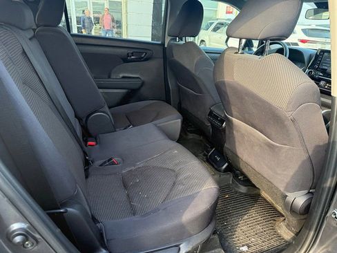 Used 2022 Toyota Highlander L image 14