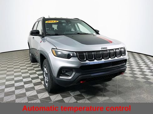 Used 2022 Jeep Compass Trailhawk AWD/4WD image 4