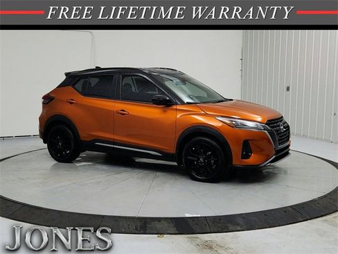 Used 2024 Nissan Kicks SR image 1