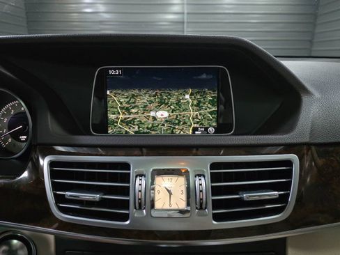 Used 2016 Mercedes-Benz E 350 4MATIC Wagon image 33