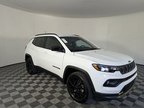 New 2026 Jeep Compass Latitude image 2