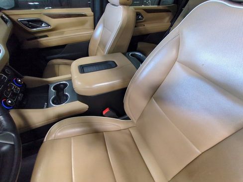 Used 2021 Chevrolet Tahoe Premier w/ Premium Package image 8