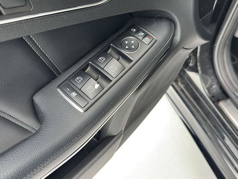 Used 2016 Mercedes-Benz E 400 E 400 image 30