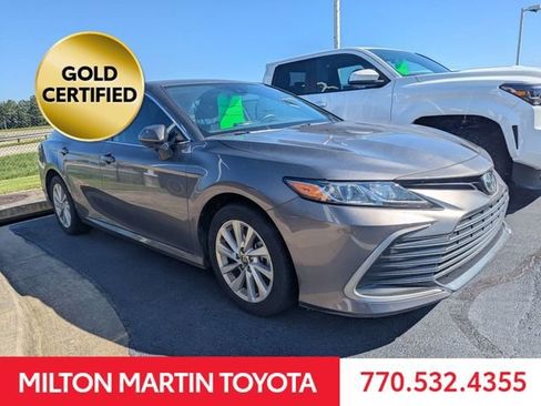 Used 2023 Toyota Camry LE FWD image 2