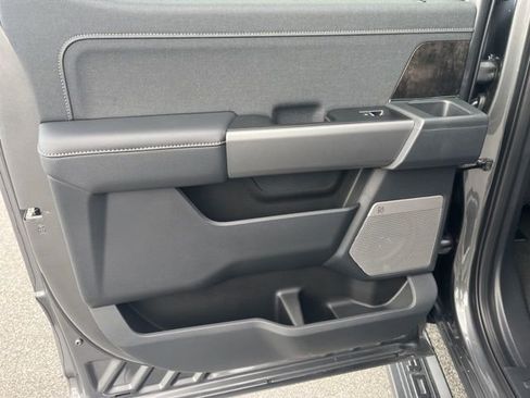 New 2026 Ford F250 Lariat w/ Black Appearance Package image 17