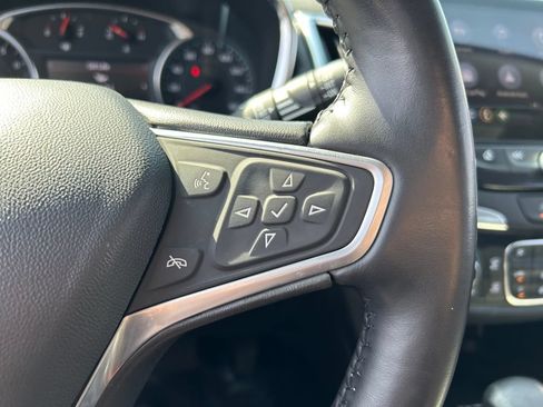 Used 2022 Chevrolet Equinox Premier FWD image 17