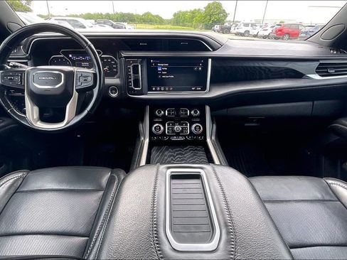 Used 2021 GMC Yukon Denali w/ Advanced Technology Package AWD/4WD image 7