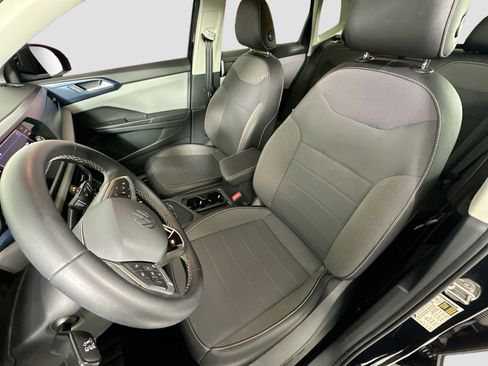Certified 2022 Volkswagen Taos SE image 19
