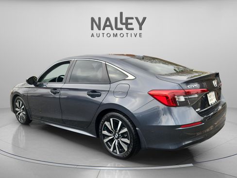 Used 2023 Honda Civic EX image 3