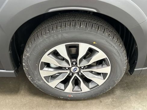 Certified 2025 Subaru Outback Limited image 5