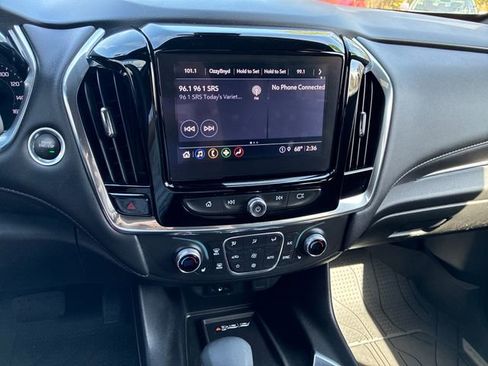 Used 2023 Chevrolet Traverse LT AWD/4WD image 18