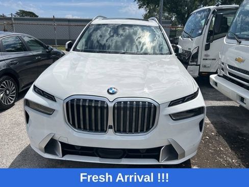 Used 2025 BMW X7 xDrive40i image 4
