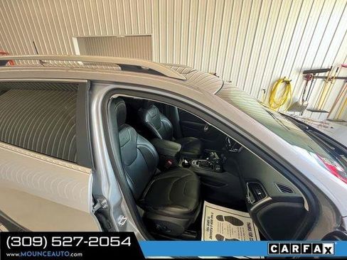Used 2019 Jeep Cherokee Limited AWD/4WD image 5
