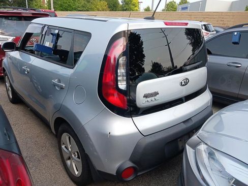 Used 2016 Kia Soul FWD image 4