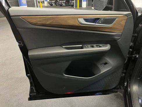 New 2025 Volkswagen Atlas SE image 18