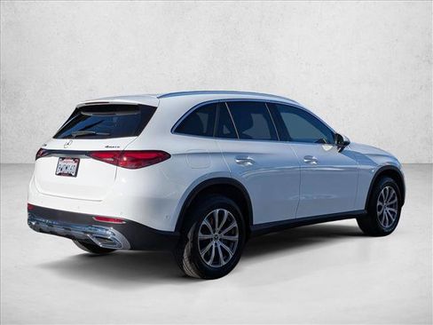 Certified 2026 Mercedes-Benz GLC 300 4MATIC image 5