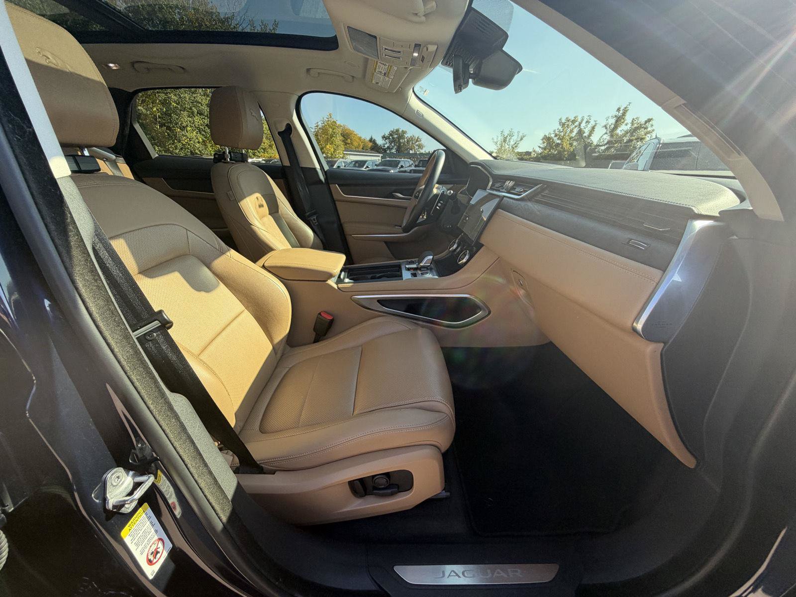 Used 2023 Jaguar F-PACE S AWD/4WD image 31