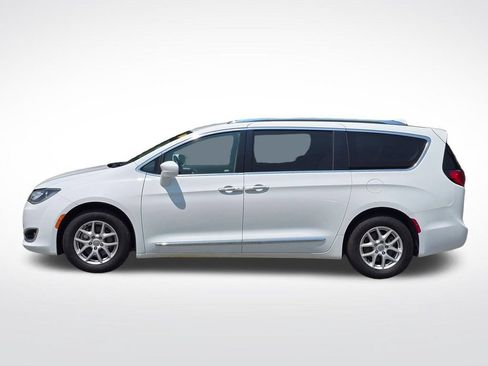 Used 2020 Chrysler Pacifica Touring-L FWD image 13