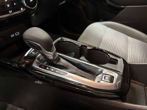 Certified 2025 Chevrolet Trax LT w/ LT Convenience Package image 25