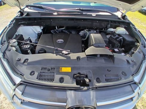 Used 2018 Toyota Highlander LE FWD image 23